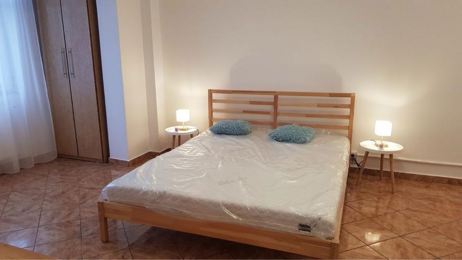 Proprietar inchiriez garsoniera zona Mall - 1