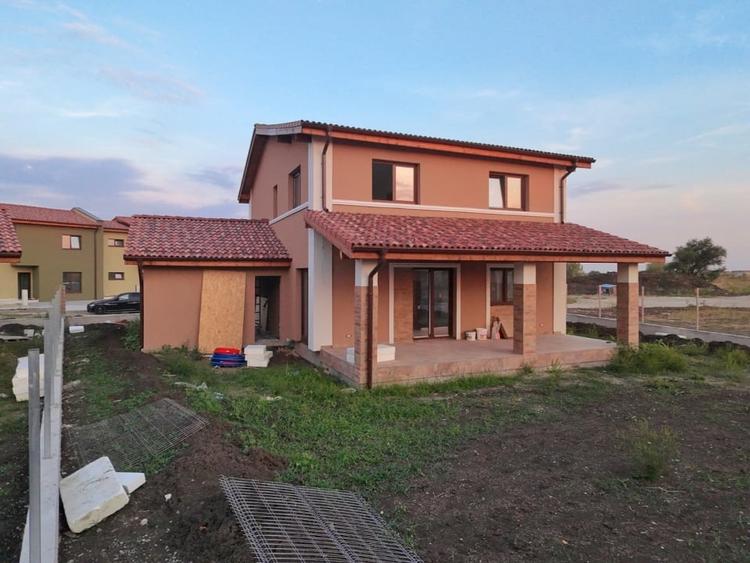 Casa individuala - P+1, cu garaj si teren de 589 mp - Sacalaz - fara comision - 4