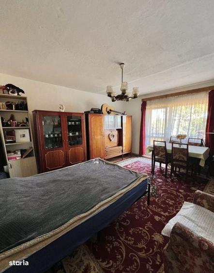 Apartament cu 3 camere decomandat în Est