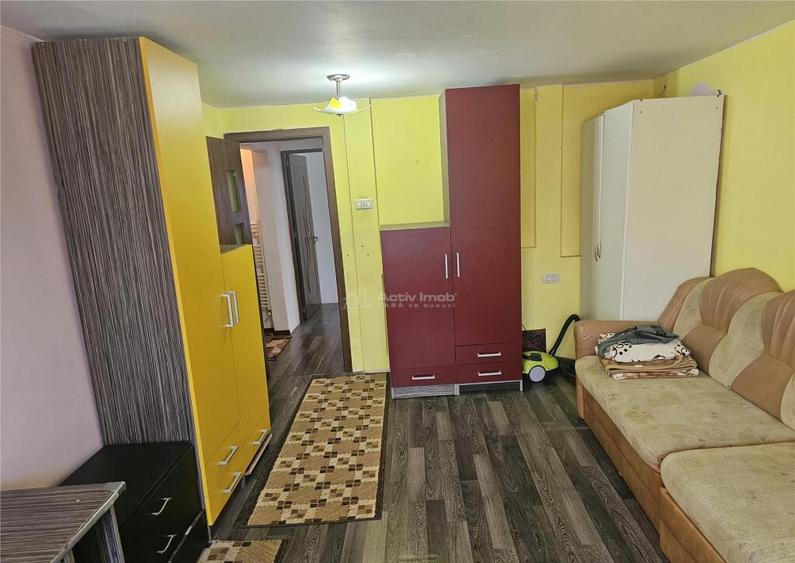 Resita, 2 Cam. Dec., Mobilat Utilat, Micro 4 - 12