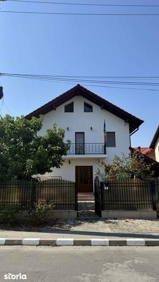 Casa pe Bulevard, vis-a-vis de Trattoria, Ramnicu Valcea - 11