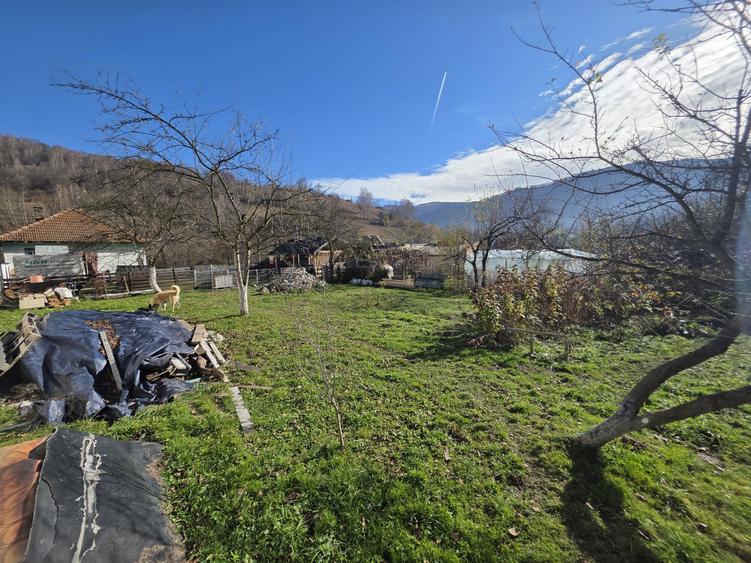 Vand casa cu teren Lupeni, str Mirleasa .jud HD. - 1