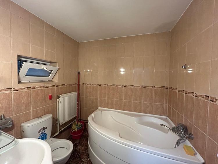 Casa plan parter, 323 mp teren, 85 mp utili, in apropierea C.N. Fratii Buzesti - 6