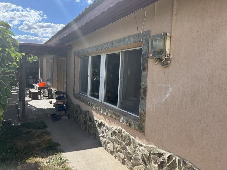 Sacele, Jud Constanta. Oportunitate! Casa la sol, 4 camere si dependinte,livada! - 2