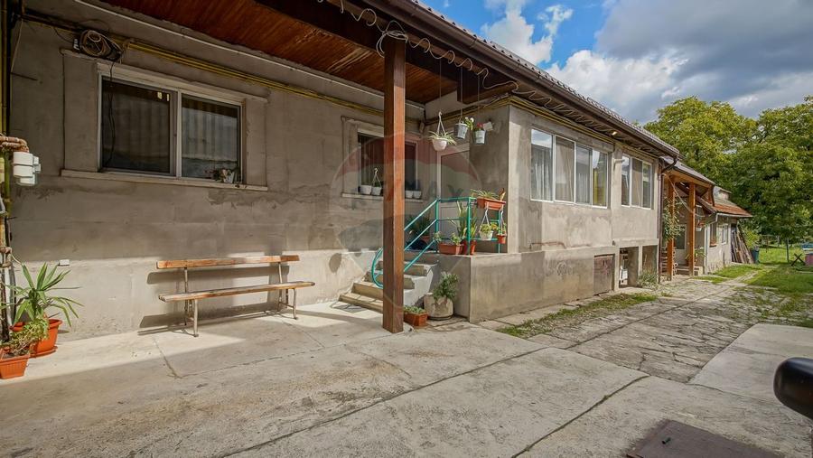 Casa spatioasa cu teren generos, in zona centrala a Sacelelor - 24