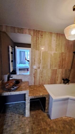 APARTAMENT 3 CAMERE CU 3 BAI - LUX - LOC PARCARE - COMISION 0 - 33