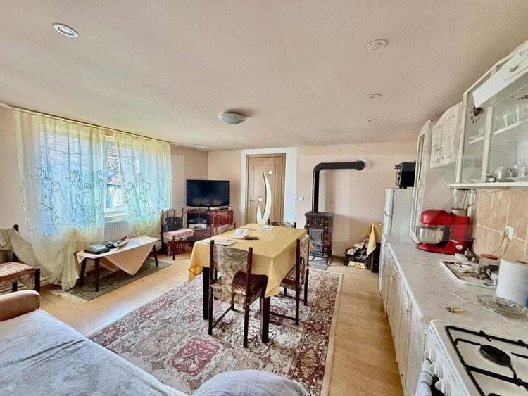 Casa ,4 camere, 255 mp, zona Balomir - 3