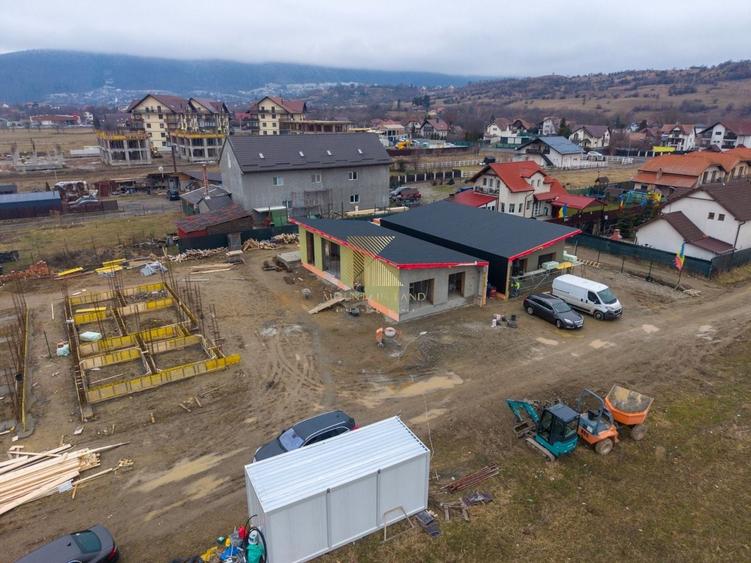 Casă individuală cu 4 camere cu Canalizare în Tohanu Nou