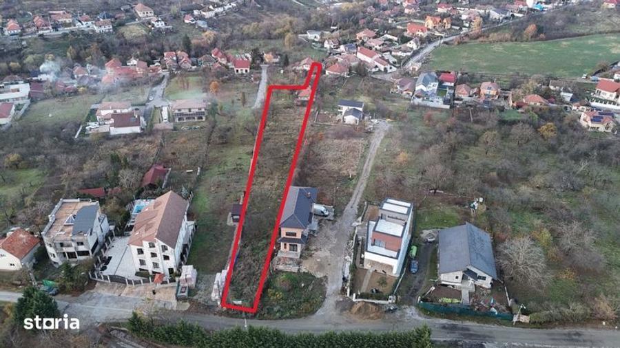 Teren intravilan 4700 m2 zona dealuri - 2