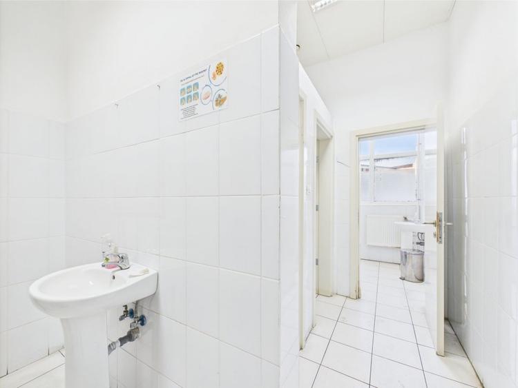 SPATIU MULTIFUNCTIONAL INDUSTRIAL SI BIROURI VITAN - 6