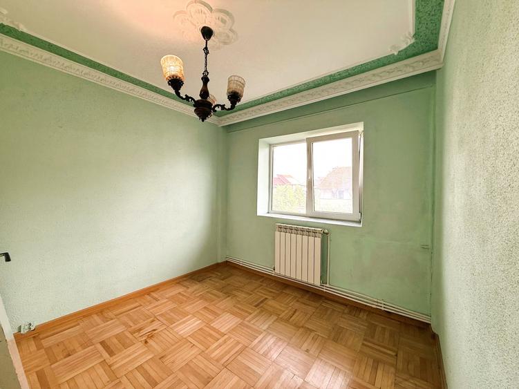 Apartament cu 4 camere decomandat în Frumoasa