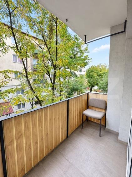 Apartament cu 3 camere semidecomandat, mobilat în Nord