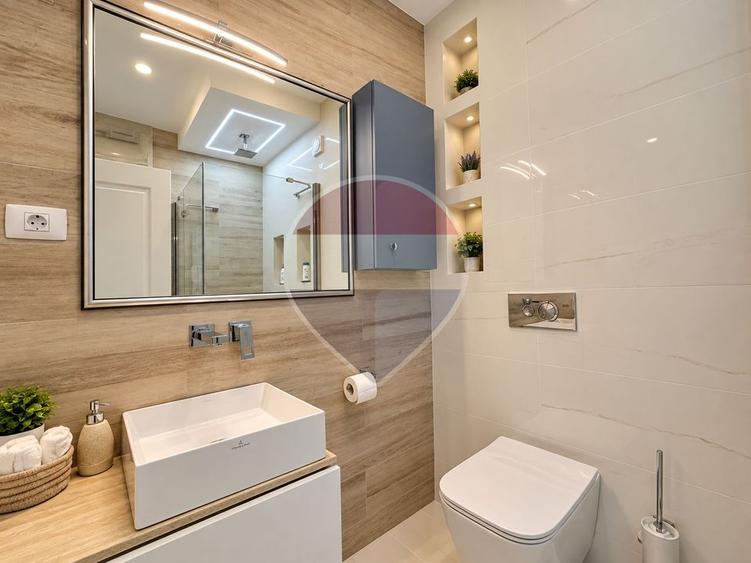 Apartament cu 2 camere semidecomandat, mobilat în Central