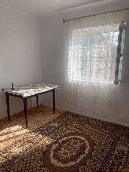 Casă cu 2 camere decomandat în Valea