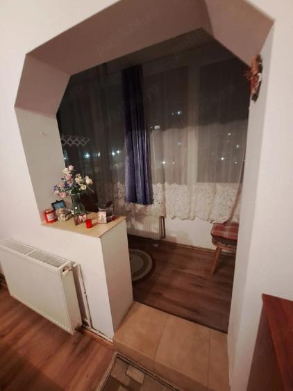 Apartament cu 3 camere decomandat în Dârste