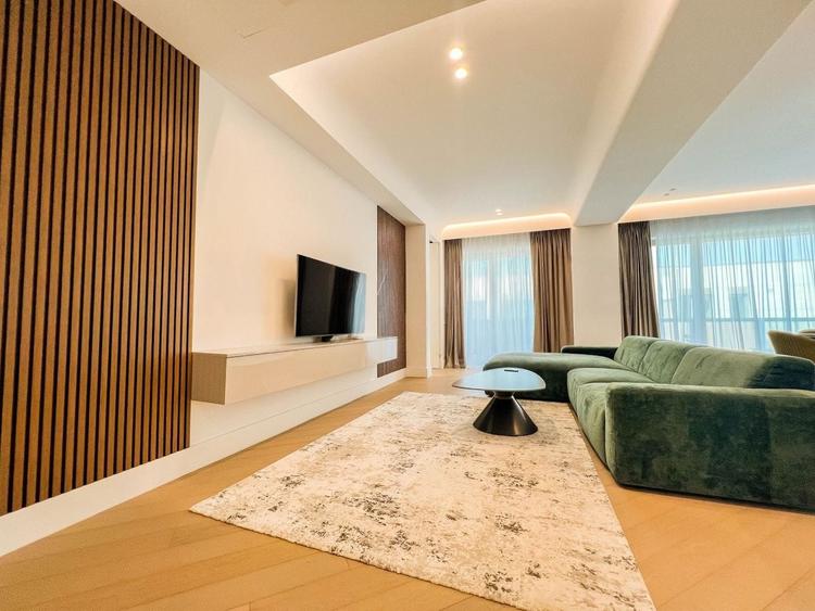 Penthouse cu 4 camere decomandat, mobilat în Iancu Nicolae