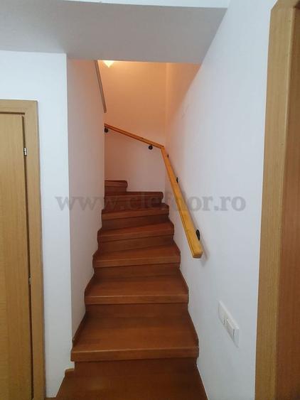 Casă individuală cu 6 camere cu Piscina în Iancu Nicolae