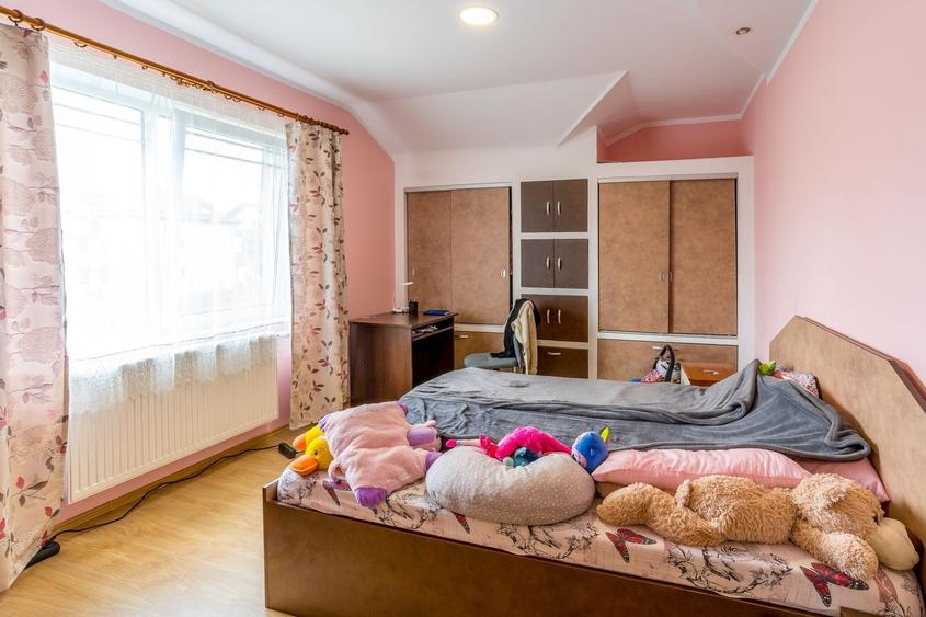 Casă individuală cu 4 camere cu Garaj în Apahida