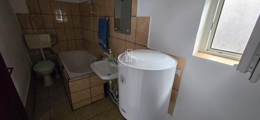 Casă individuală cu 4 camere cu Canalizare în Est