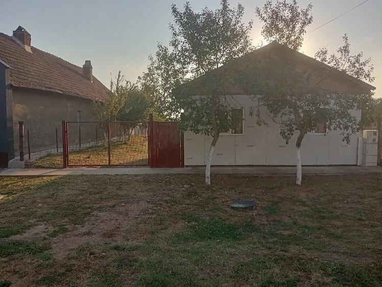 Vind casa la Hodoni, Jud Timi?,17km de Timi?oara,pret 69000 Euro - 3