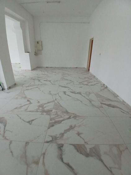 Spațiu comercial, de 126 mp, în Onești