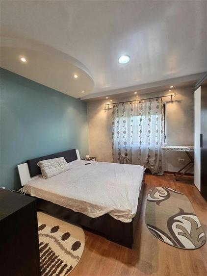 Casă cu 2 camere cu Teren 200 Mp în Podul de Fier