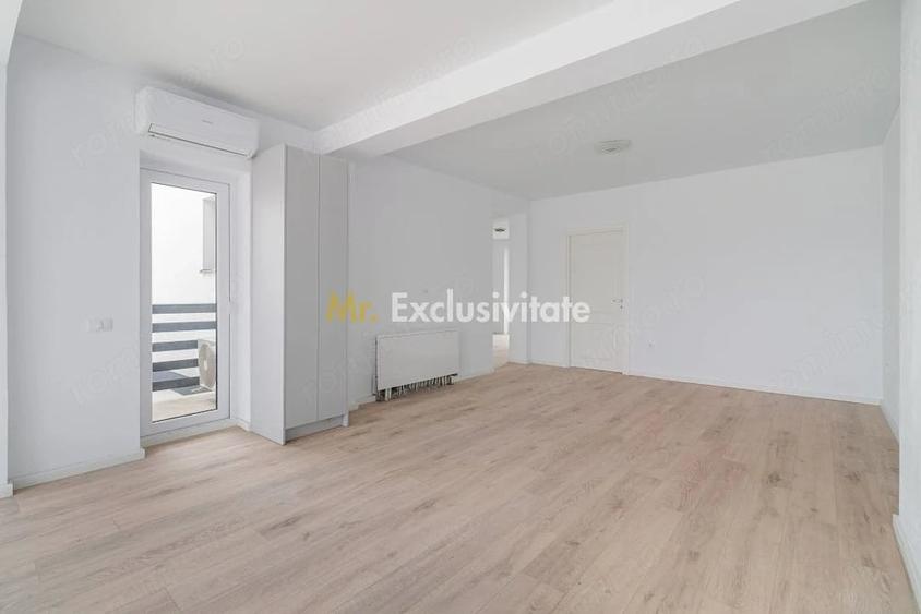 Apartament cu 5 camere semidecomandat în 1 Decembrie