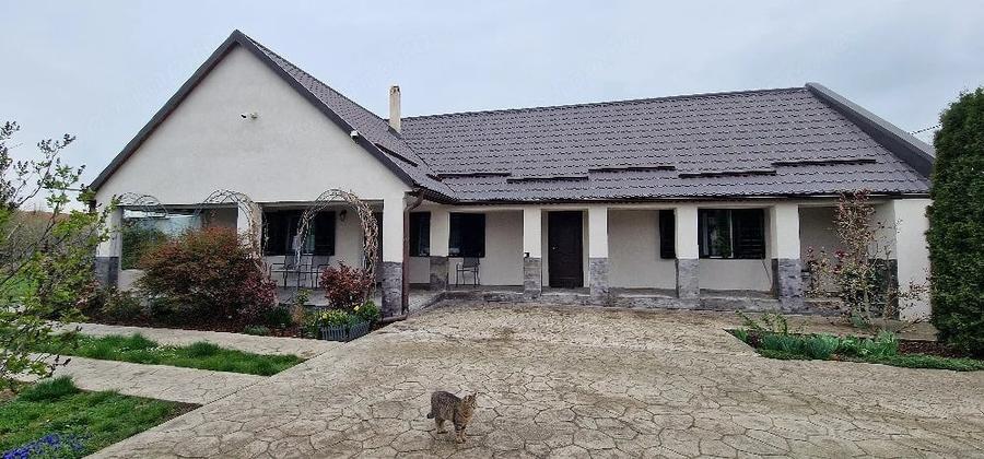 Casă cu Teren 1457 Mp în Rudna