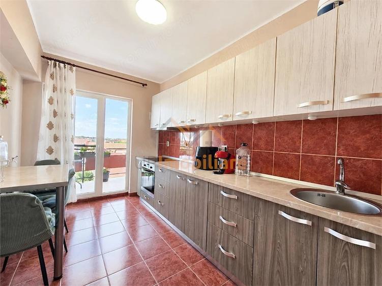 Apartament cu 3 camere decomandat în Sânmartin