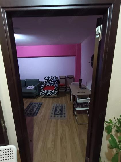 Apartament cu 3 camere decomandat în Colentina