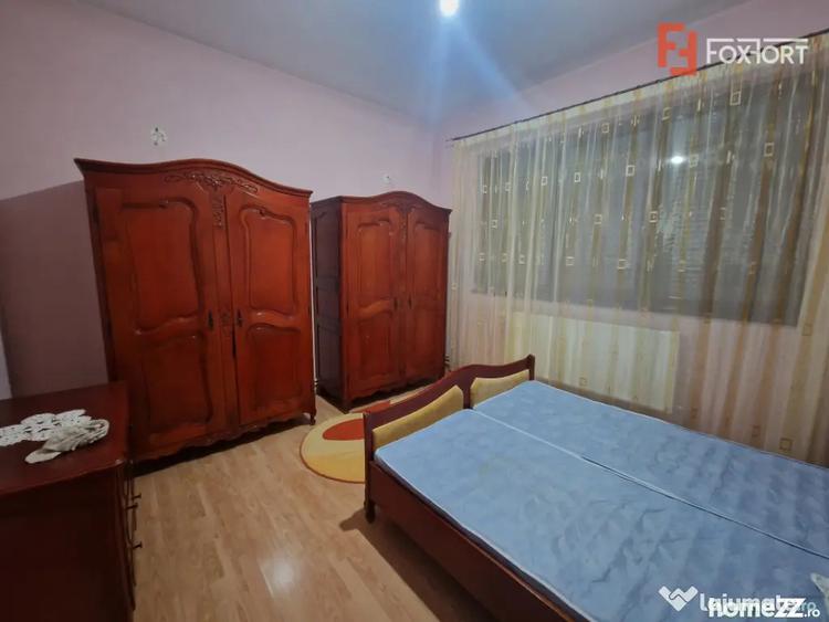 Casă cu 7 camere cu Teren 1500 Mp în Bazoș
