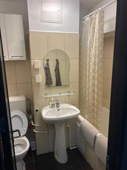 Apartament cu 3 camere decomandat în Veteranilor