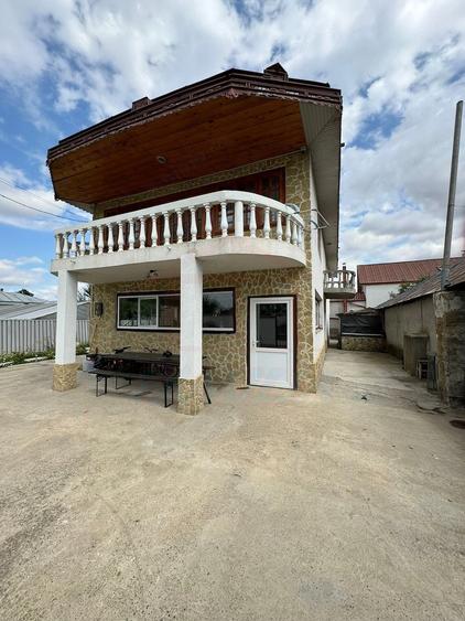 Casă cu Teren 300 Mp în Central