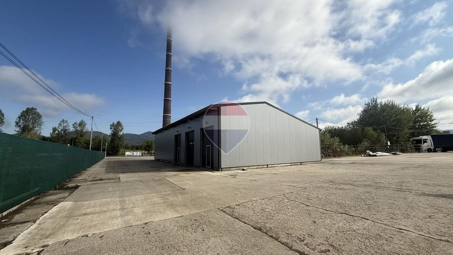 Spațiu industrial, de 80 mp, în Nord-Est
