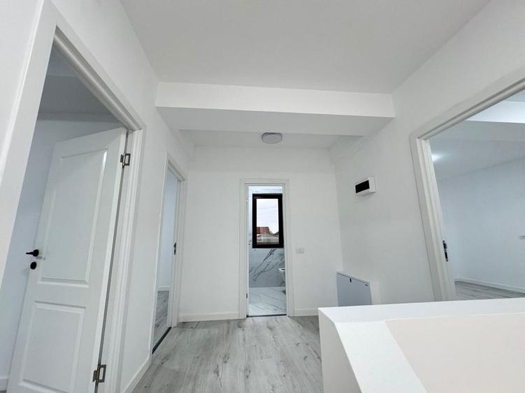 Casă cu 4 camere cu Teren 369 Mp în Odăile