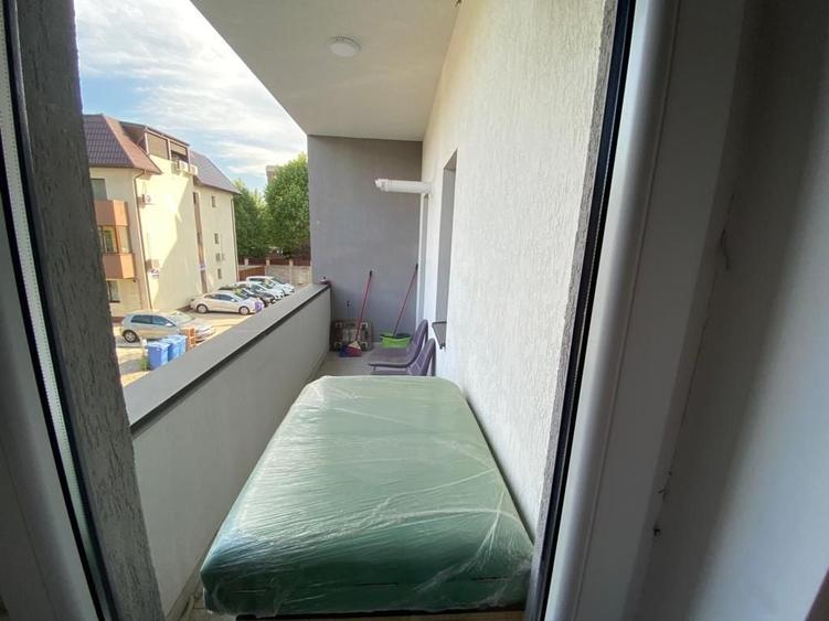 Garsonieră decomandată în Sud