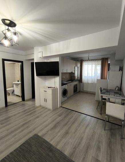 Apartament cu 2 camere semidecomandat în Cârlig
