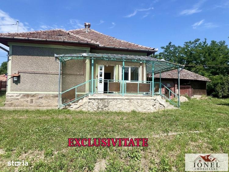 Casă cu 3 camere cu Teren 1138 Mp în Teiu