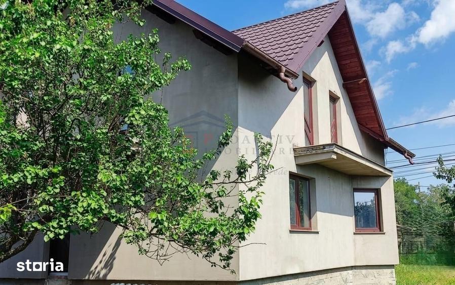 Casă cu 4 camere cu Teren 1150 Mp în Central