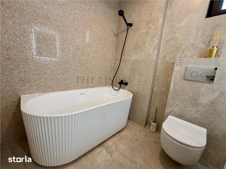 Casă cu 6 camere cu Teren 222 Mp în Central