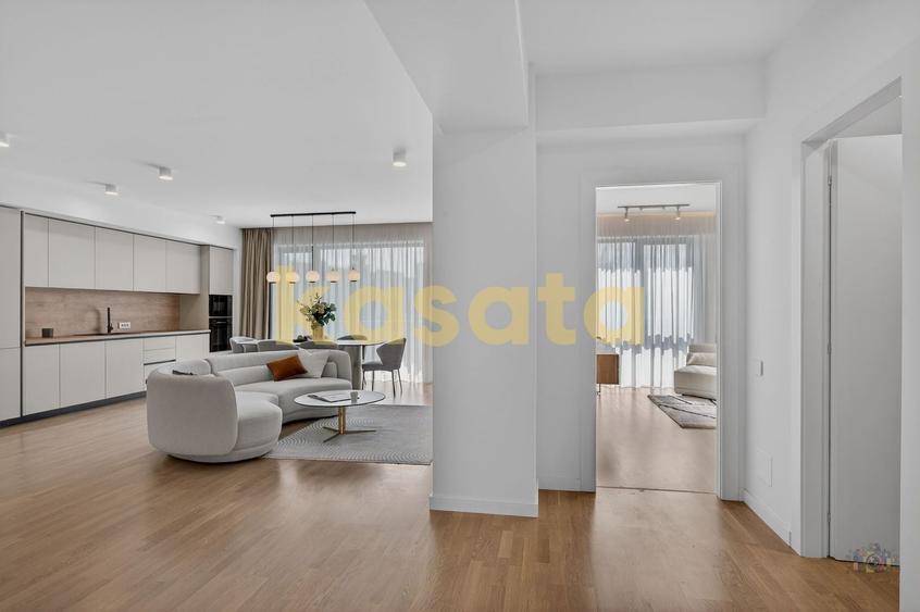 Apartament cu 4 camere semidecomandat, mobilat în Central
