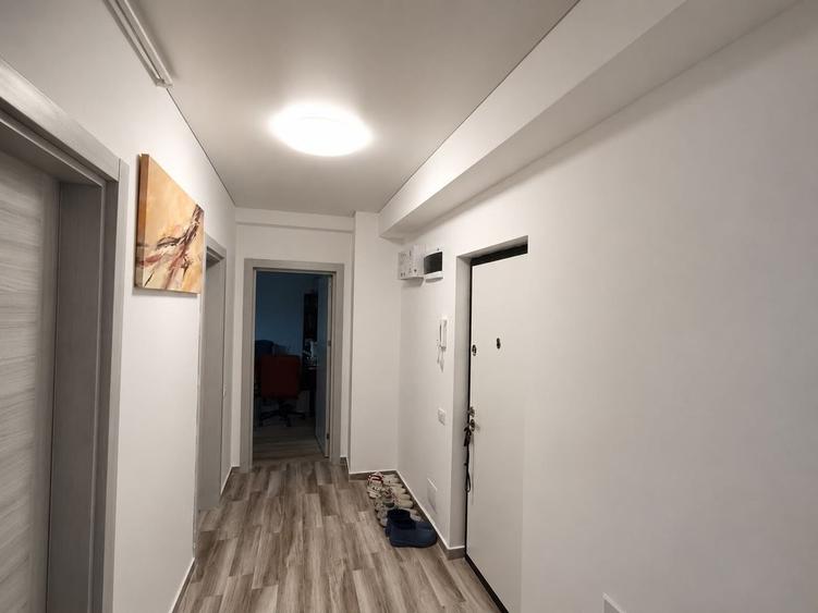 Apartament cu 2 camere decomandat, mobilat în Apărătorii Patriei
