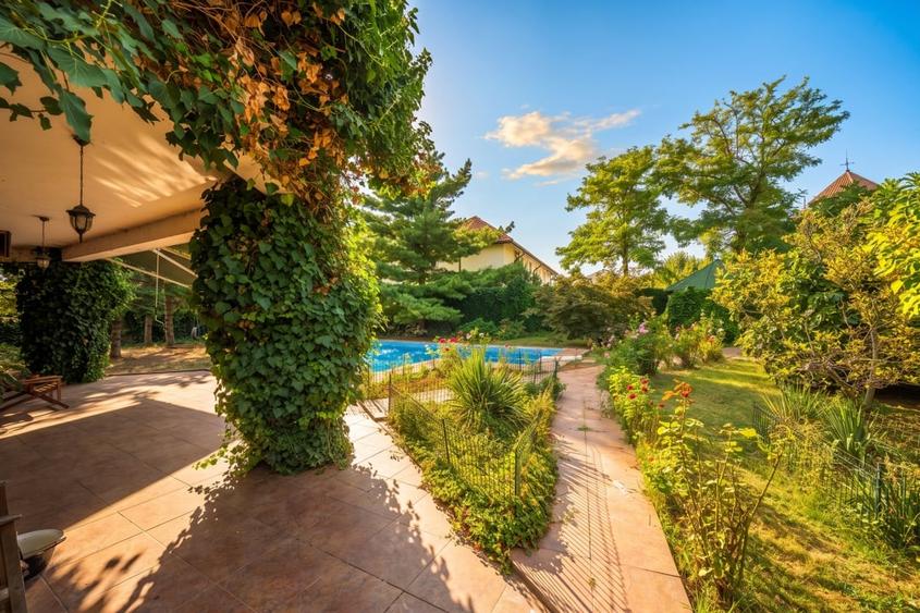Casă individuală cu 6 camere cu Piscina în Fundeni