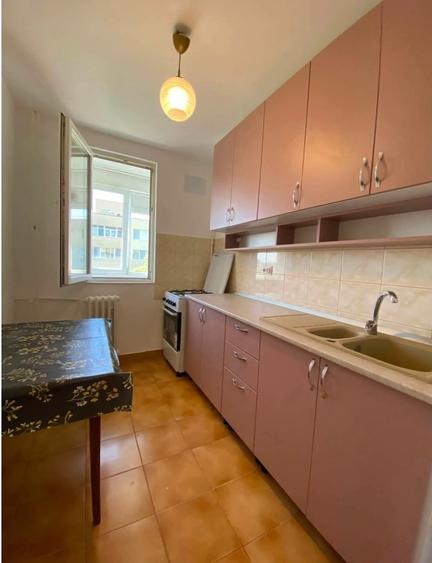 Apartament cu 2 camere decomandat în Drumul Taberei