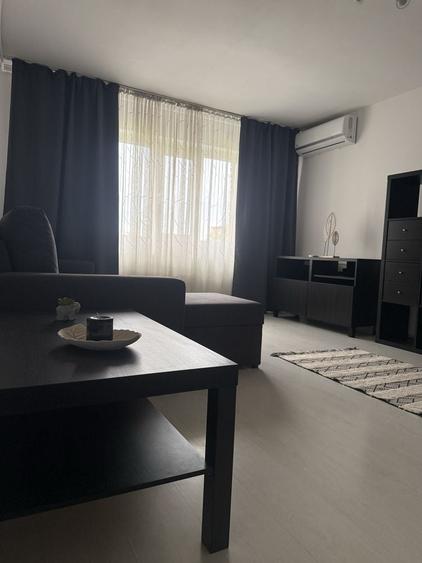 Apartament cu 2 camere decomandat în Rovine