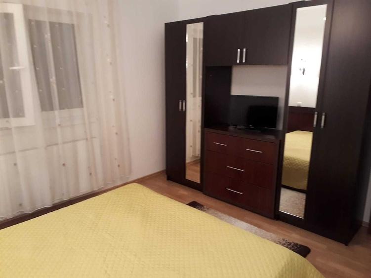 Apartament cu 3 camere decomandat, mobilat în Gorjului