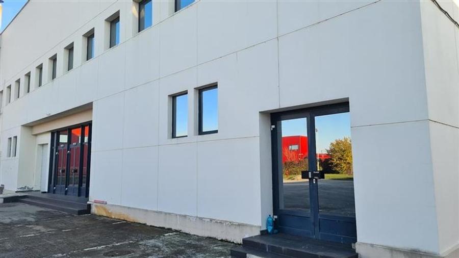 Spatiu show room, 1500 mp , parcare , Calea Lugojului - 9