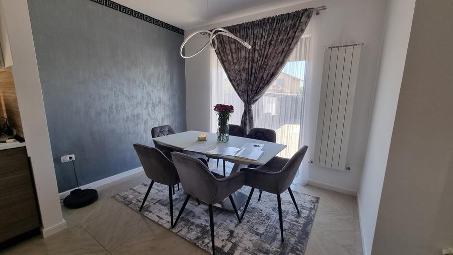 Individuala - 4 Camere - 3 Bai - Piscina - Mobilata Utilata - 4