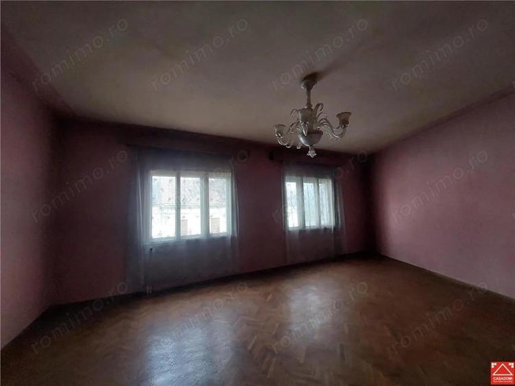 Casa cu spatiu comercial, zona Intim - 4