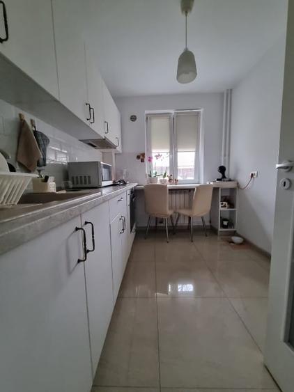 Vând apartament 2 camere parter stradal cartier pajura sector 1 - 4